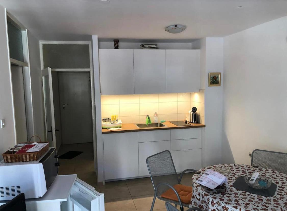 Sara Apartment Punta Omis Near Sandy Beach ภายนอก รูปภาพ