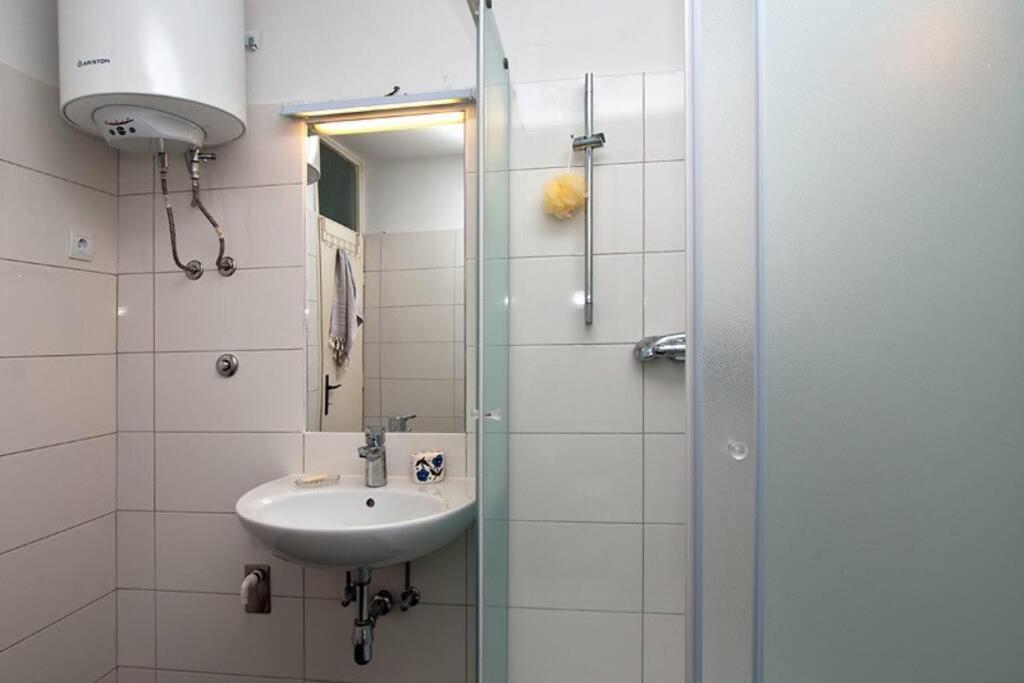 Sara Apartment Punta Omis Near Sandy Beach ภายนอก รูปภาพ